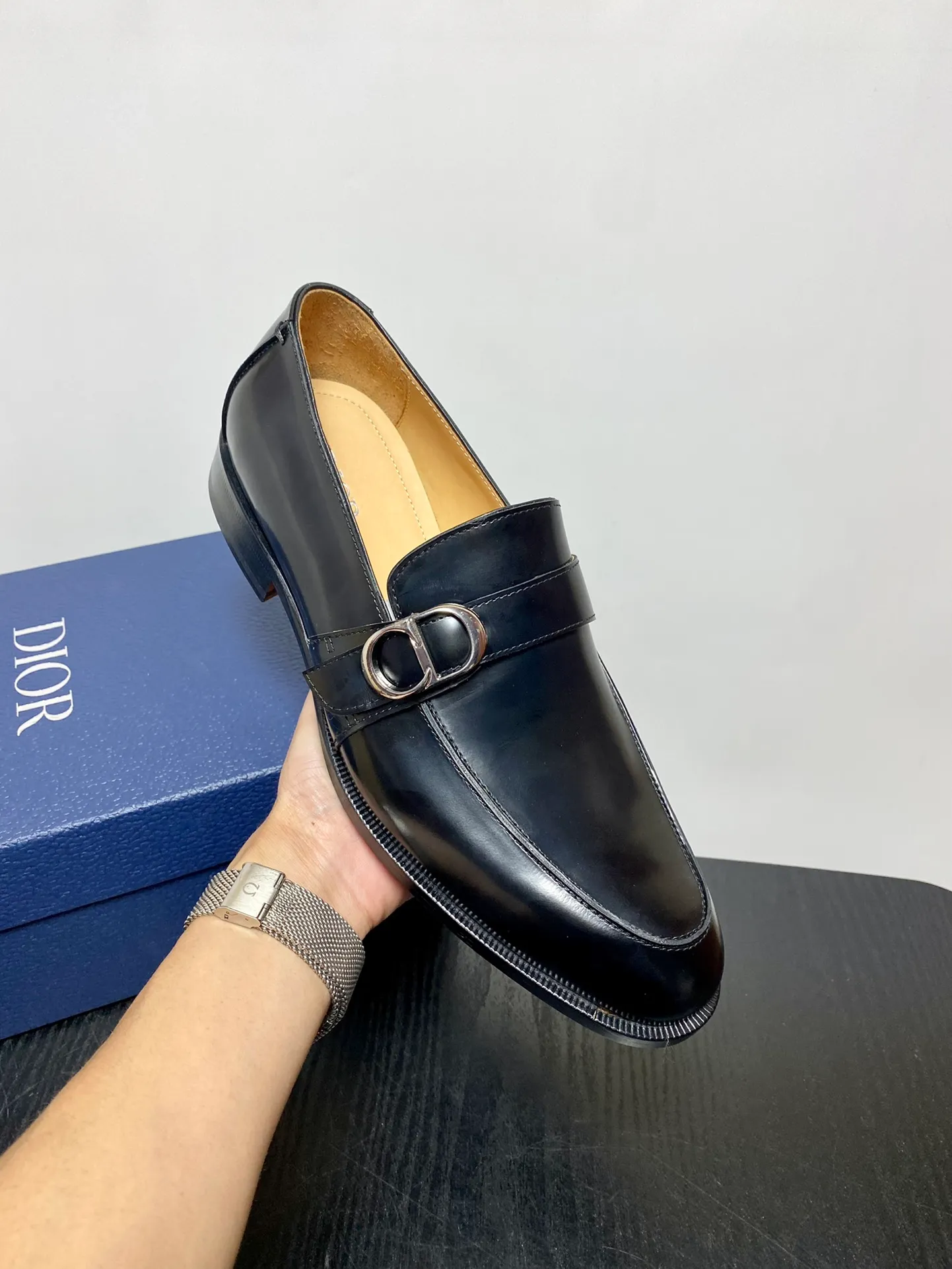 Men's shoes 💰960 Dior Derby shoes | Genuine leather sole formal leather shoes | Carefully crafted with open-edge beaded cowhide | Water-dyed cowhide lining | With classic lace-up closure | Exquisite embossed brand logo on the side | Glossy stacked heel design enhances style | Can be matched with formal or casual looks Size: 39-44 (customized at 38.45.46)